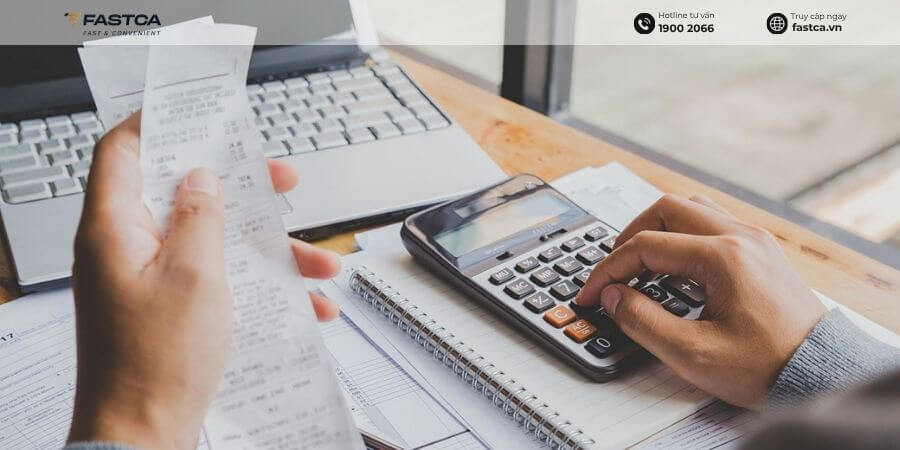 xuất sai tên công ty có điều chỉnh được không